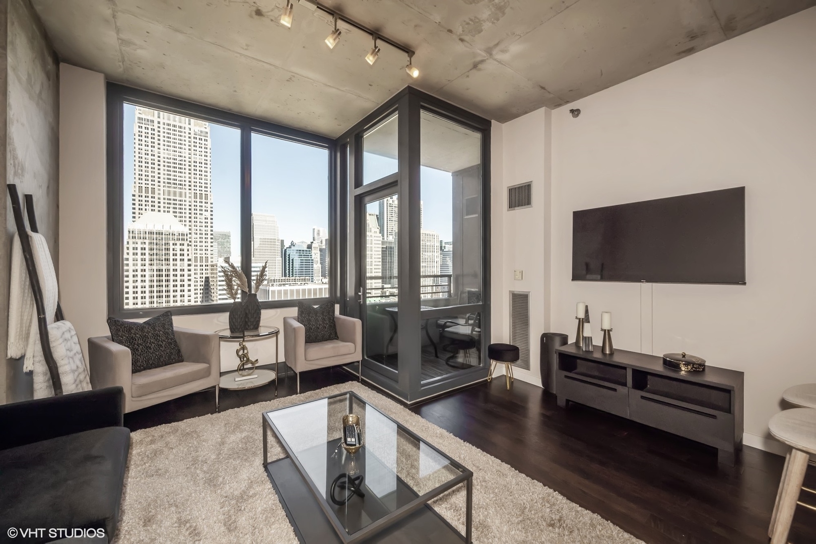 235 W Van Buren Street 3817