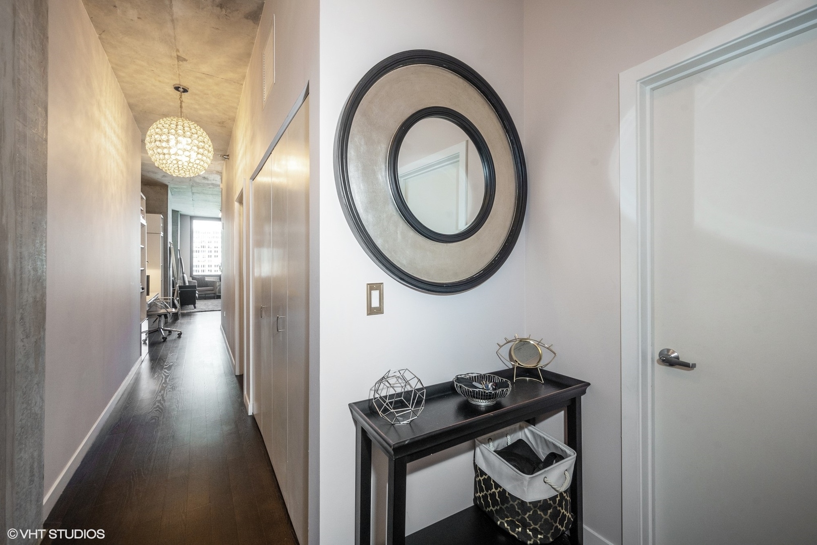 235 W Van Buren Street 3817