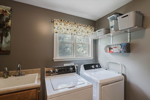 Tiny photo for 1927 County Road 500 Road N, Secor, IL 61771 (MLS # 12753938)