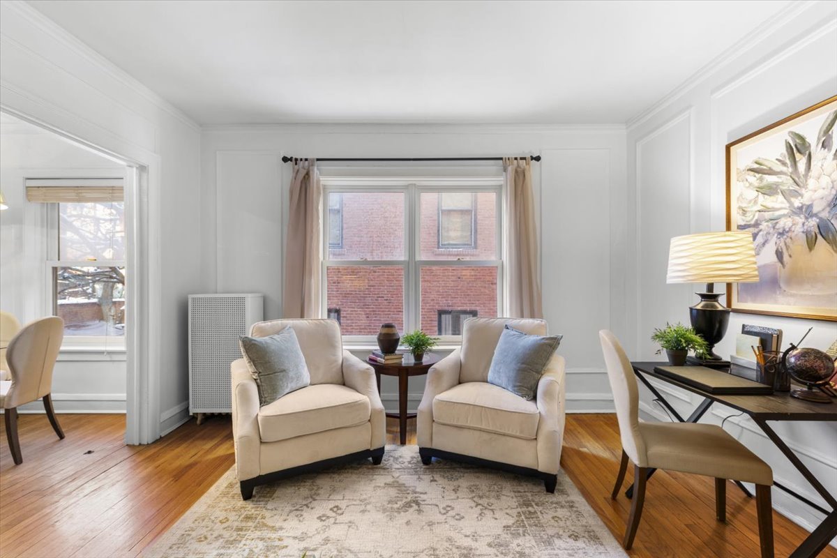 2330 N Lincoln Park West 2C