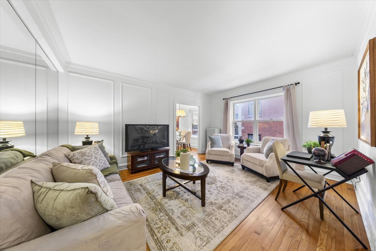 2330 N Lincoln Park West 2C