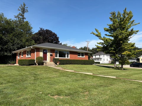 Tiny photo for 1010 Laursen Court, Antioch, IL 60002 (MLS # 12759534)