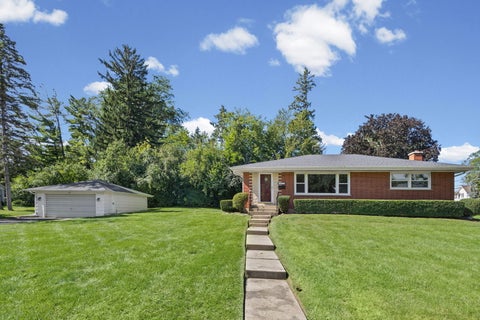 Photo of 1010 Laursen Court, Antioch, IL 60002 (MLS # 12759534)