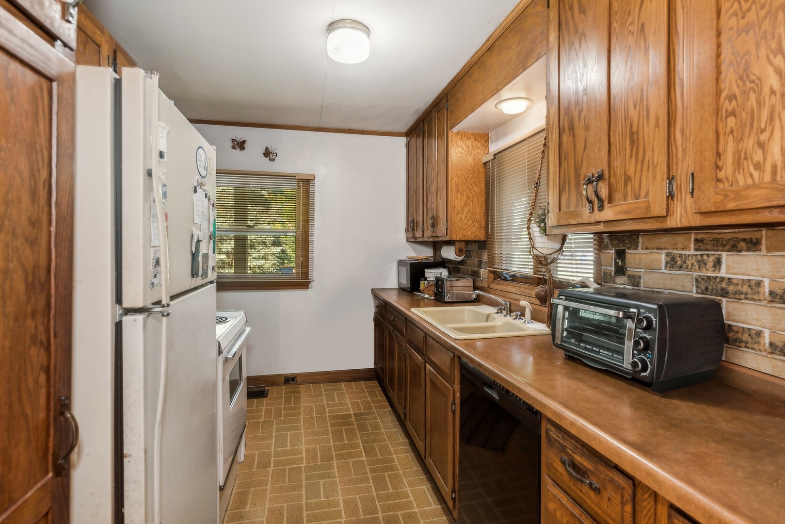 16937 W Jonathan Lane