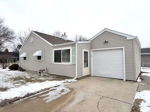 Tiny photo for 432 Roosevelt Road, Lasalle, IL 61301 (MLS # 12559421)