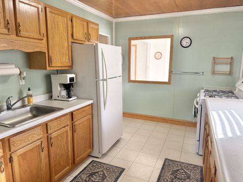 Tiny photo for 432 Roosevelt Road, Lasalle, IL 61301 (MLS # 12559421)