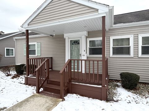 Tiny photo for 432 Roosevelt Road, Lasalle, IL 61301 (MLS # 12559421)