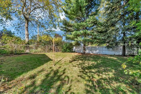 Tiny photo for 2522 Indiana Avenue, Lansing, IL 60438 (MLS # 12509110)