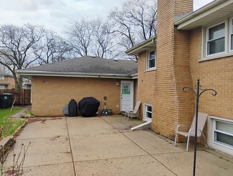Tiny photo for 904 S Edward Street, Mount Prospect, IL 60056 (MLS # 12646706)