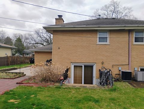Tiny photo for 904 S Edward Street, Mount Prospect, IL 60056 (MLS # 12646706)