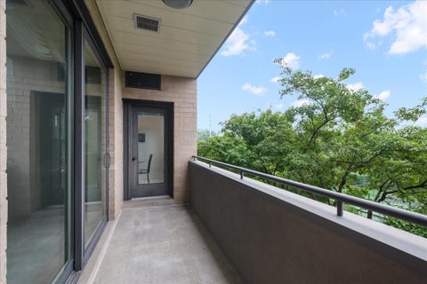 Tiny photo for 4545 W Touhy Avenue W #217W, Lincolnwood, IL 60712 (MLS # 12753579)