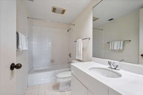 Tiny photo for 4545 W Touhy Avenue W #217W, Lincolnwood, IL 60712 (MLS # 12753579)