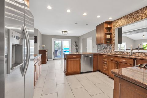 Tiny photo for 30949 N Leesley Court, Libertyville, IL 60048 (MLS # 12621061)