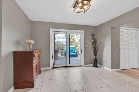 Tiny photo for 30949 N Leesley Court, Libertyville, IL 60048 (MLS # 12621061)