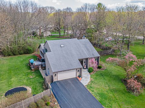 Tiny photo for 30949 N Leesley Court, Libertyville, IL 60048 (MLS # 12621061)