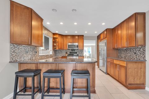 Tiny photo for 30949 N Leesley Court, Libertyville, IL 60048 (MLS # 12621061)