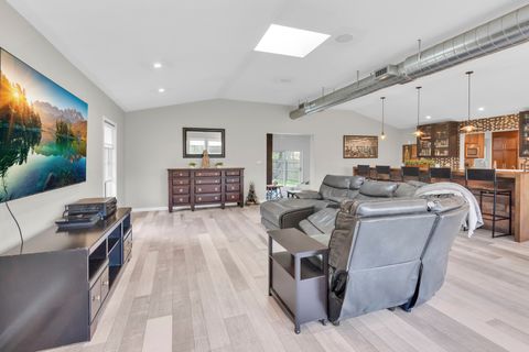 Tiny photo for 30949 N Leesley Court, Libertyville, IL 60048 (MLS # 12621061)