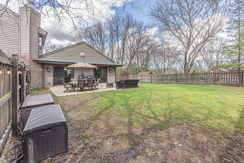 Tiny photo for 30949 N Leesley Court, Libertyville, IL 60048 (MLS # 12621061)