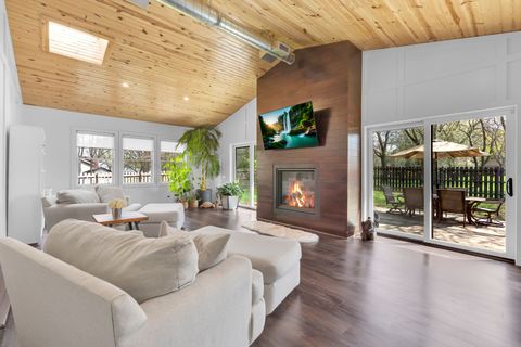 Tiny photo for 30949 N Leesley Court, Libertyville, IL 60048 (MLS # 12621061)