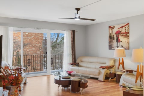 Tiny photo for 2046 Saint Johns Avenue #3E, Highland Park, IL 60035 (MLS # 12673665)