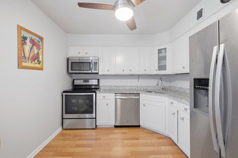 Tiny photo for 2046 Saint Johns Avenue #3E, Highland Park, IL 60035 (MLS # 12673665)