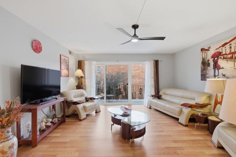 Tiny photo for 2046 Saint Johns Avenue #3E, Highland Park, IL 60035 (MLS # 12673665)