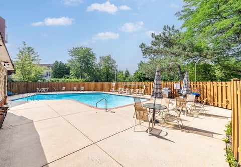 Tiny photo for 2046 Saint Johns Avenue #3E, Highland Park, IL 60035 (MLS # 12673665)