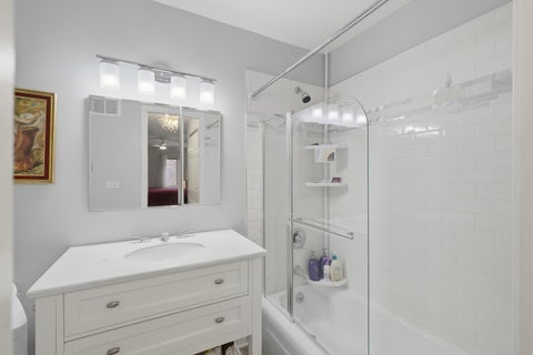 Tiny photo for 2046 Saint Johns Avenue #3E, Highland Park, IL 60035 (MLS # 12673665)