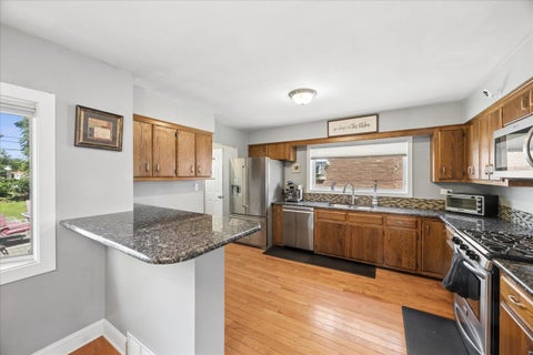 Tiny photo for 1646 Portsmouth Avenue, Westchester, IL 60154 (MLS # 12673588)