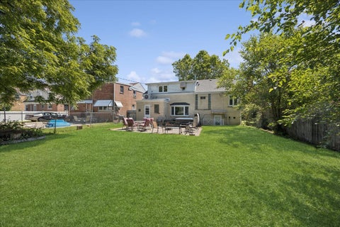 Tiny photo for 1646 Portsmouth Avenue, Westchester, IL 60154 (MLS # 12673588)