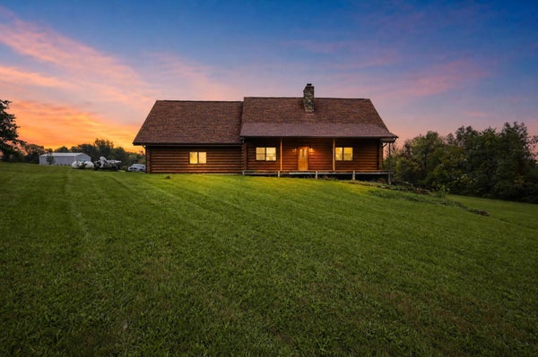 21205 COUNTY LINE RD, SOUTH BELOIT, IL 61080 - Image e15466bfb0f76398dfd8cbd7bdfa6599/4105789575