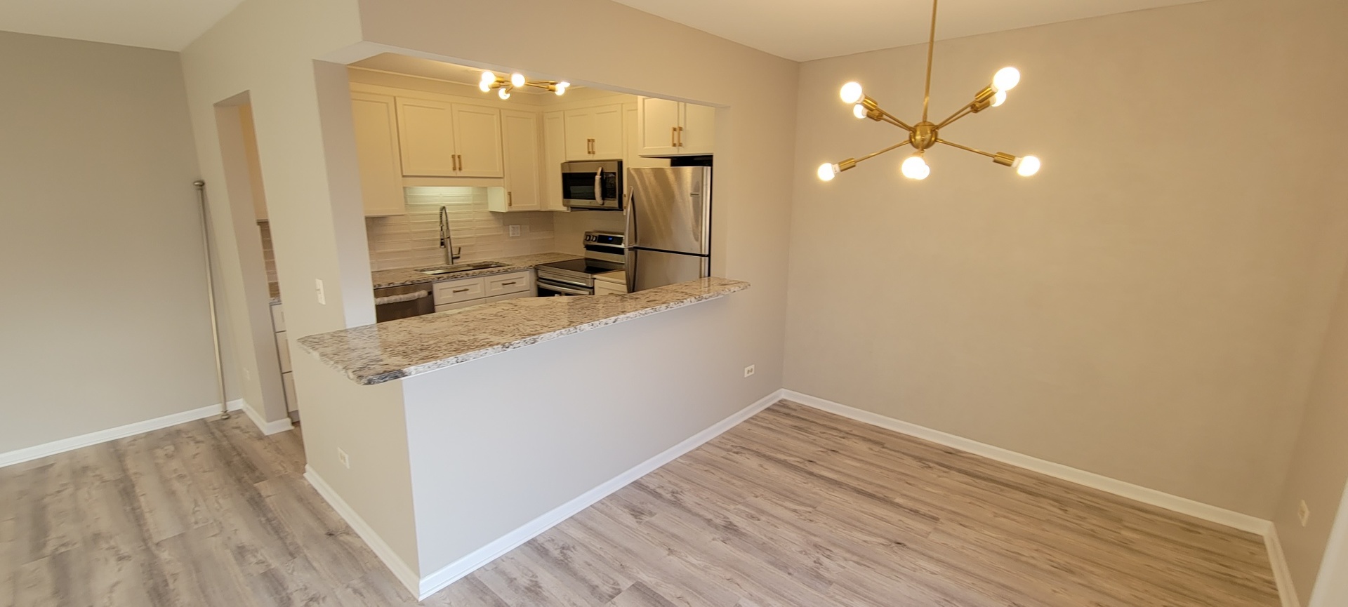 274 W Court Of Shorewood Lane 2B