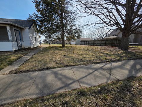 Tiny photo for 2313 N 7th Street, Clinton, IA 52732 (MLS # 12602319)