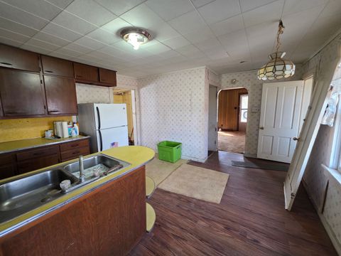 Tiny photo for 2313 N 7th Street, Clinton, IA 52732 (MLS # 12602319)