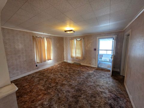 Tiny photo for 2313 N 7th Street, Clinton, IA 52732 (MLS # 12602319)