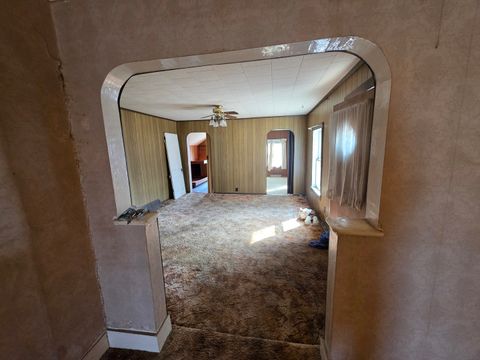 Tiny photo for 2313 N 7th Street, Clinton, IA 52732 (MLS # 12602319)