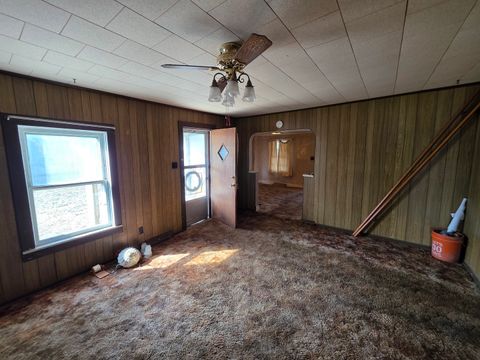 Tiny photo for 2313 N 7th Street, Clinton, IA 52732 (MLS # 12602319)