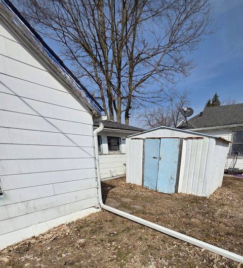 Tiny photo for 2313 N 7th Street, Clinton, IA 52732 (MLS # 12602319)