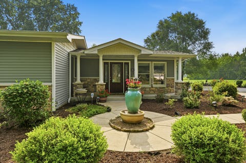 Tiny photo for 32 E Rickard Drive, Oswego, IL 60543 (MLS # 12706835)