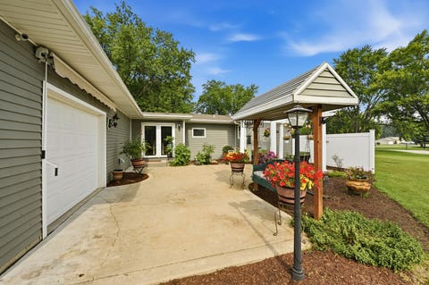 Tiny photo for 32 E Rickard Drive, Oswego, IL 60543 (MLS # 12706835)