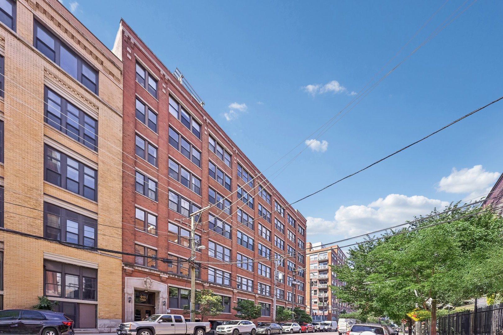 913 W Van Buren Street 5H