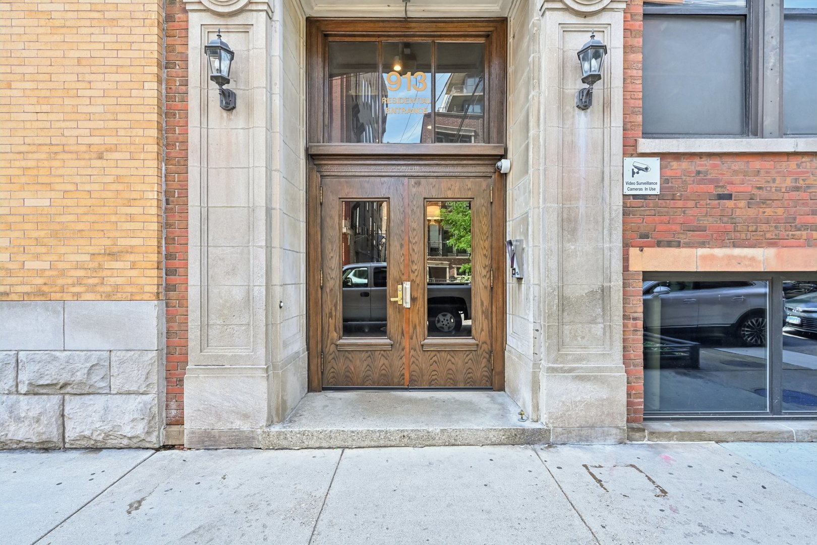 913 W Van Buren Street 5H