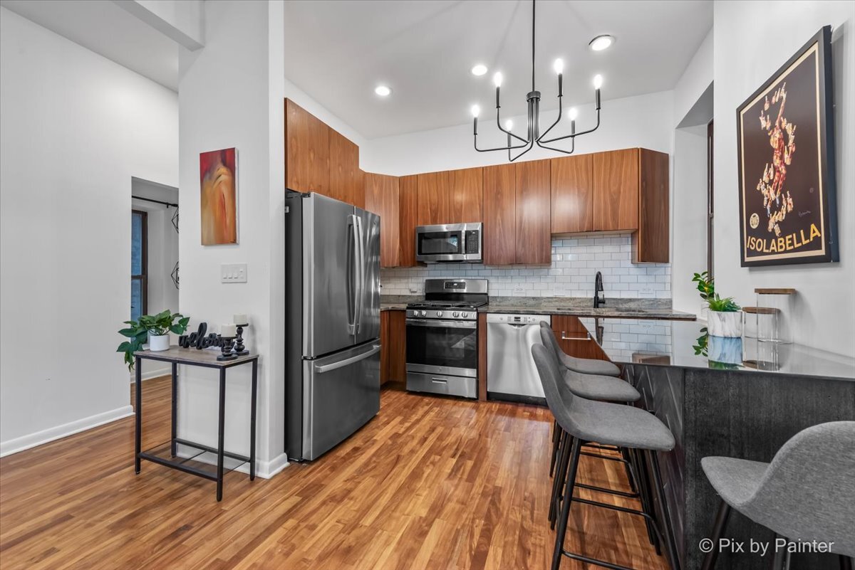 847 N DAMEN Avenue 1F