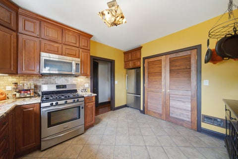 Tiny photo for 408 S Austin Boulevard #2N, Oak Park, IL 60304 (MLS # 12746853)