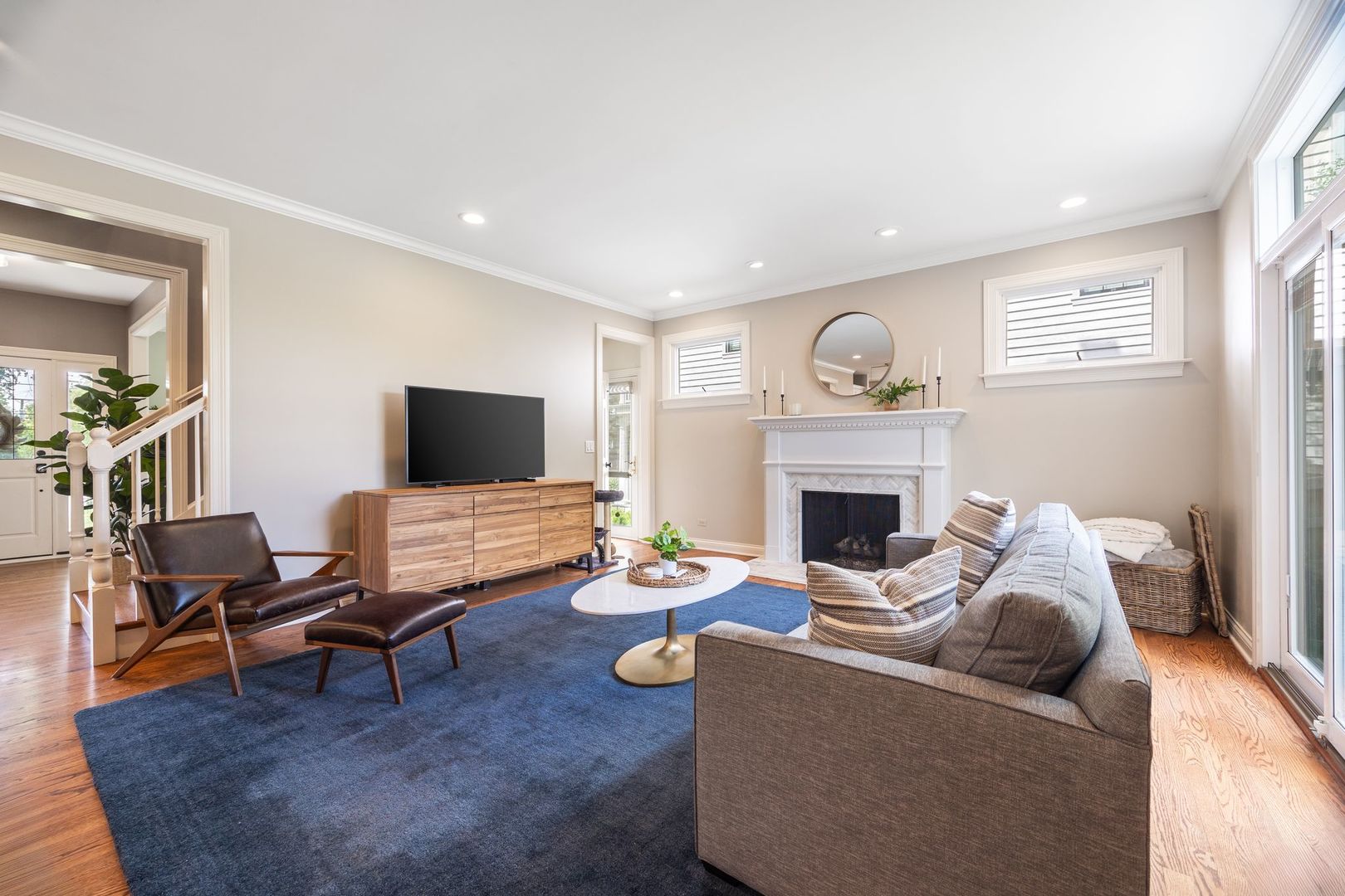 735 W 8th Street