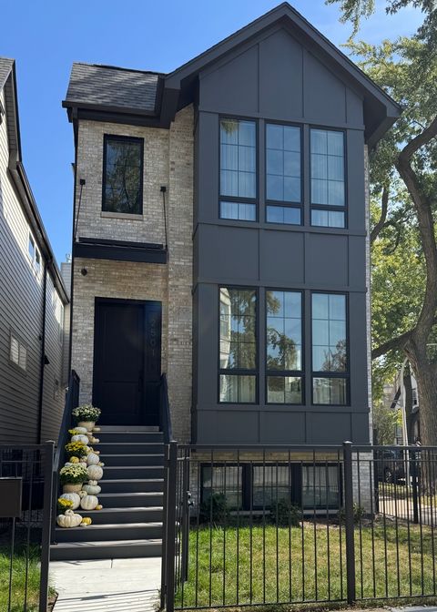 Photo of 2501 N Sawyer Avenue, Chicago, IL 60647 (MLS # 12457126)