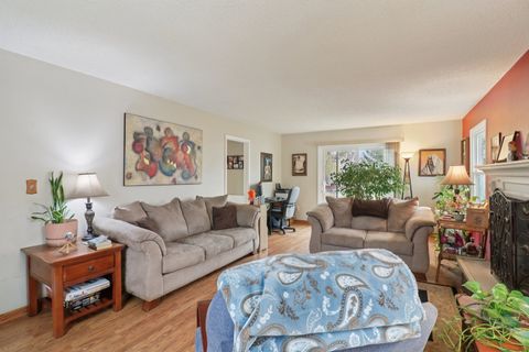 Tiny photo for 610 Maple Drive, Buffalo Grove, IL 60089 (MLS # 12519340)