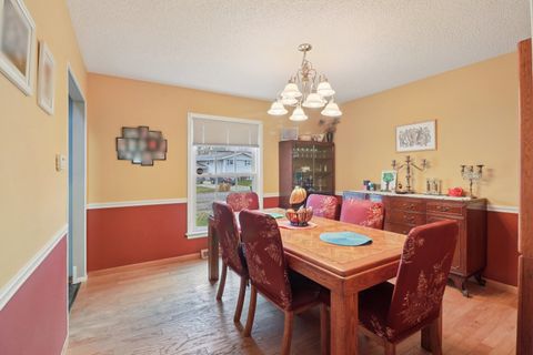 Tiny photo for 610 Maple Drive, Buffalo Grove, IL 60089 (MLS # 12519340)