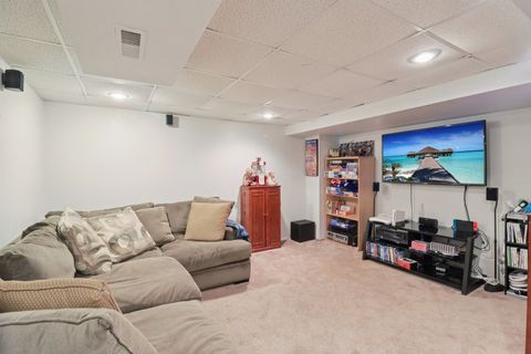 Tiny photo for 610 Maple Drive, Buffalo Grove, IL 60089 (MLS # 12519340)