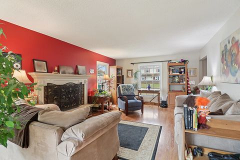 Tiny photo for 610 Maple Drive, Buffalo Grove, IL 60089 (MLS # 12519340)